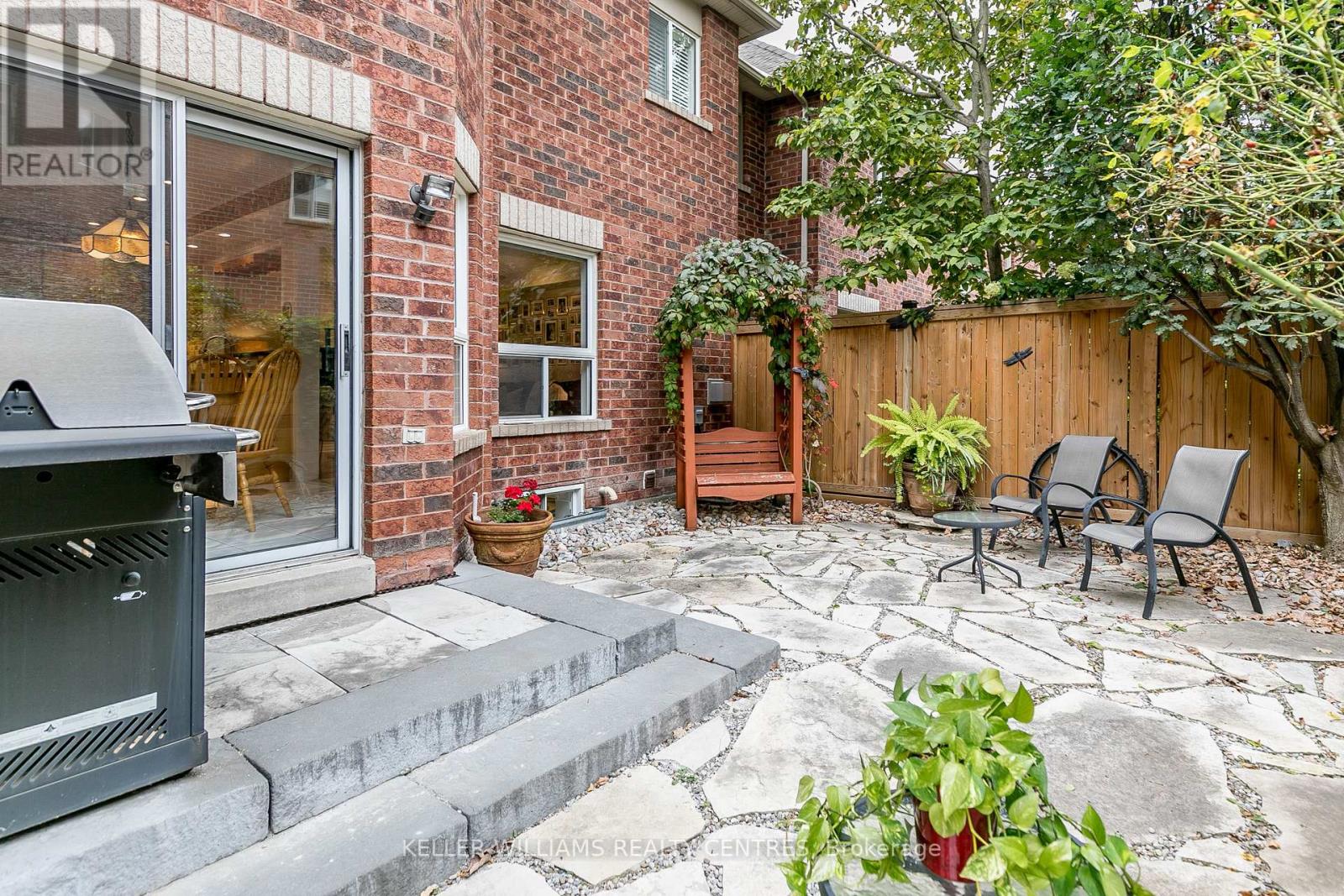 173 HOLLANDVIEW TR