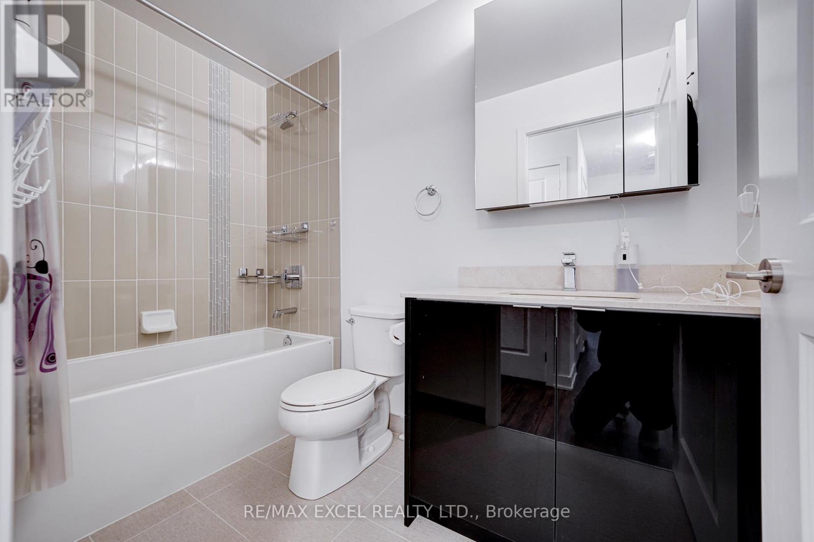 #105 -100 EAGLE ROCK WAY, #105