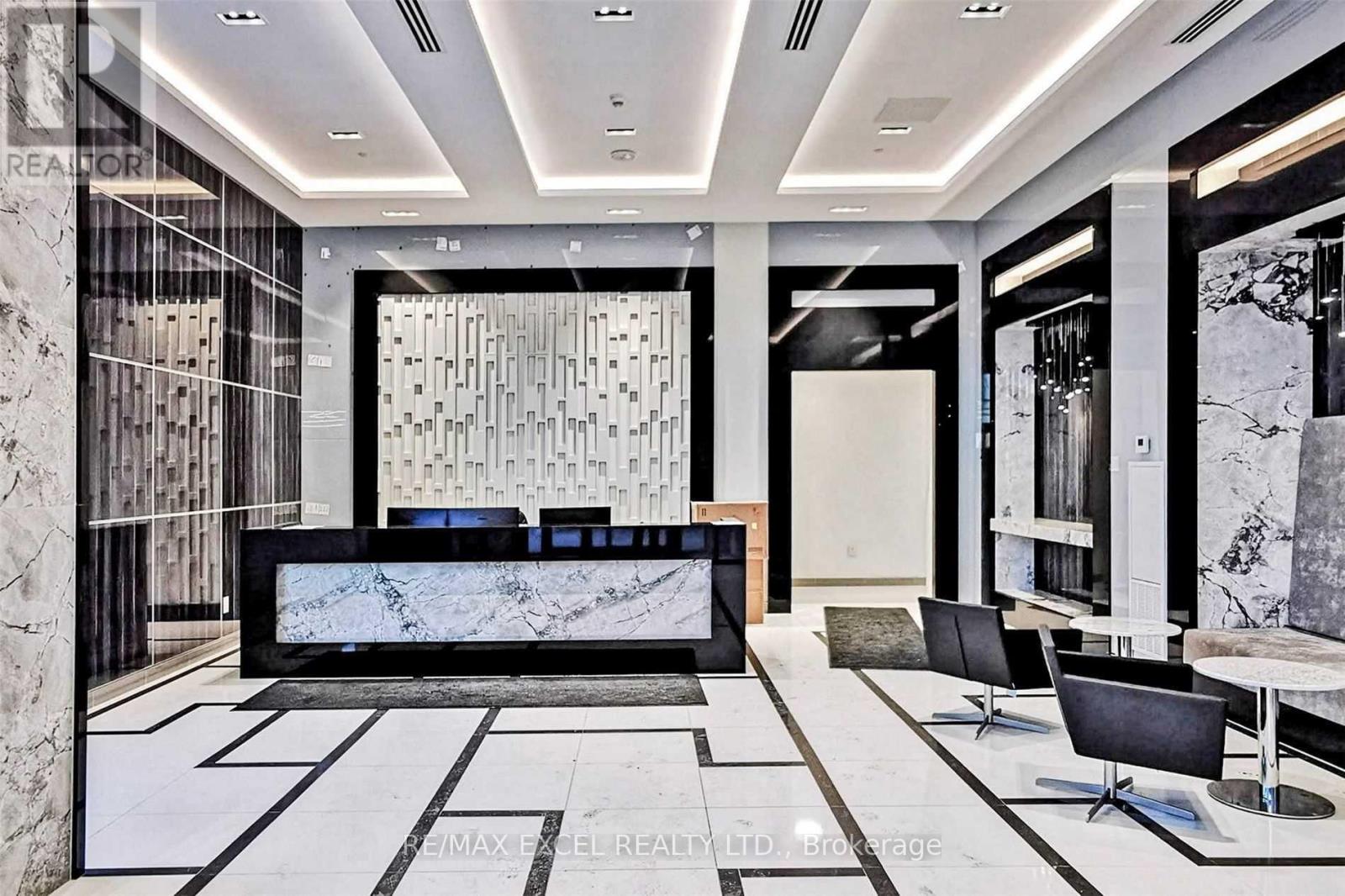 #105 -100 EAGLE ROCK WAY, #105