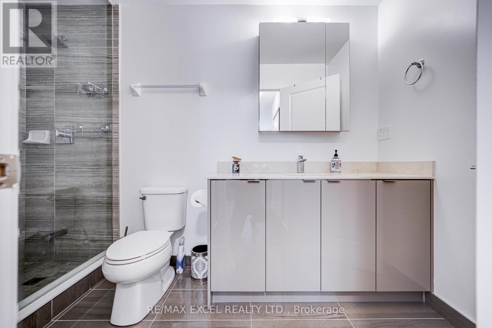 #105 -100 EAGLE ROCK WAY, #105