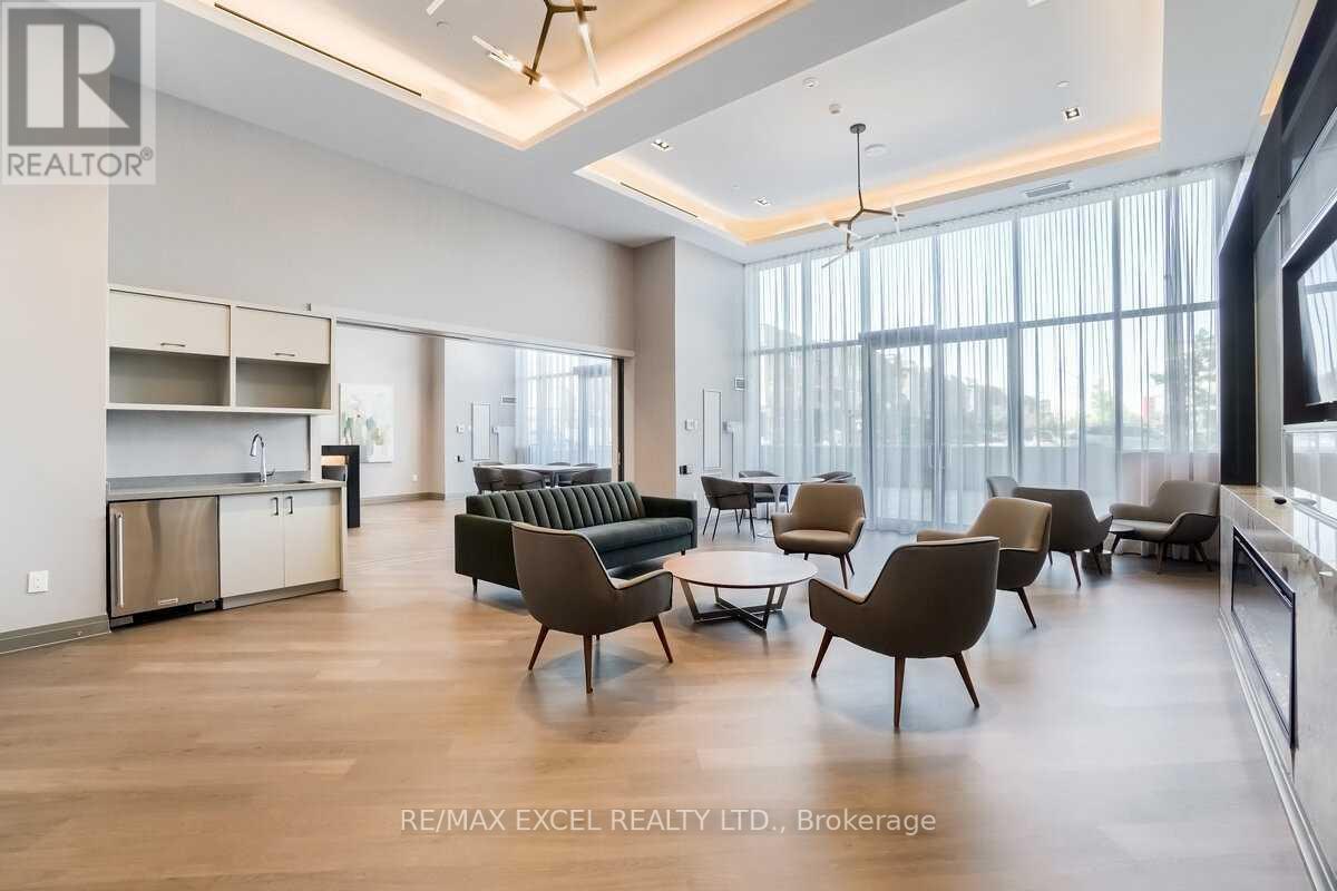 #105 -100 EAGLE ROCK WAY, #105