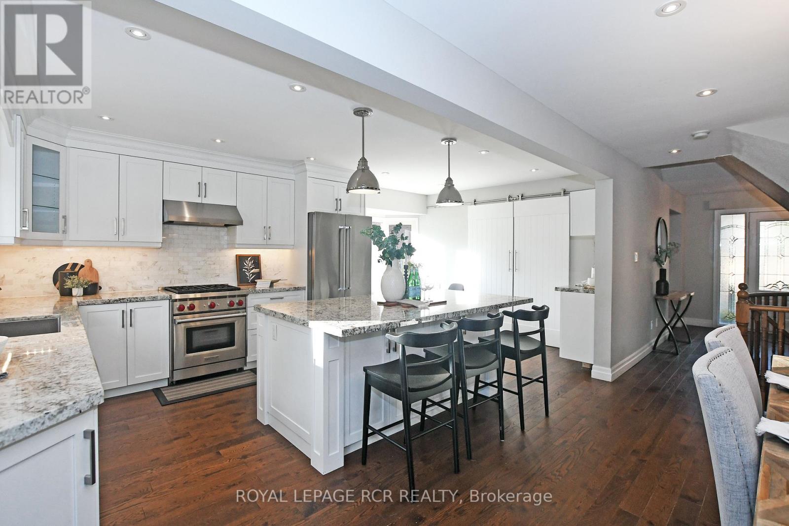 5 WILLIS DR