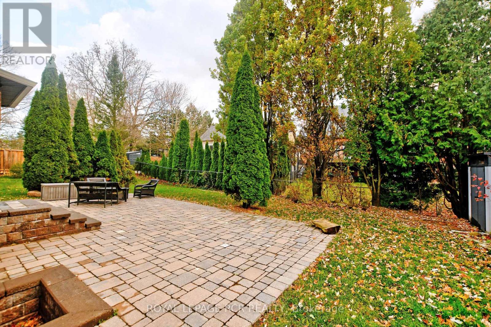 5 WILLIS DR