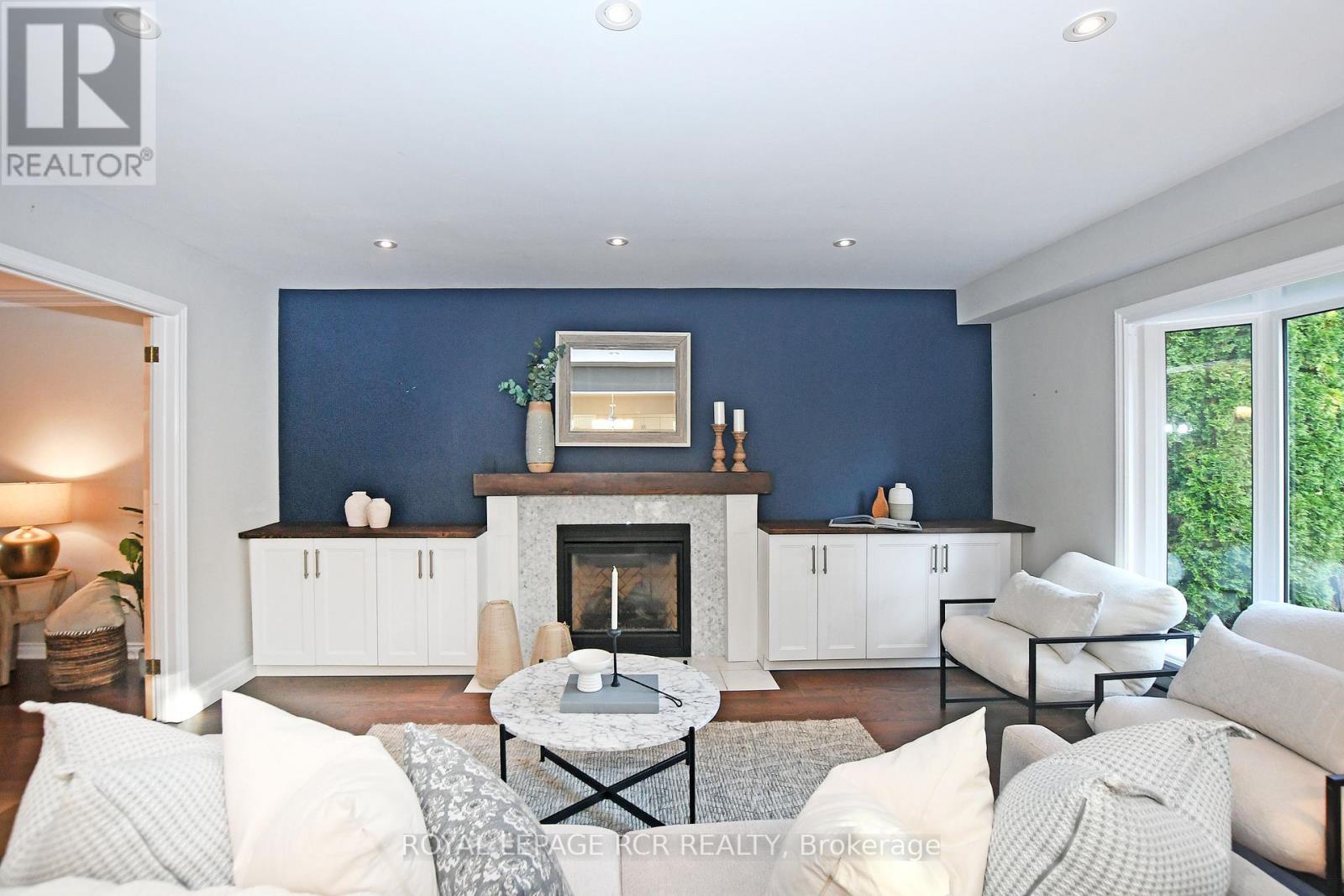 5 WILLIS DR
