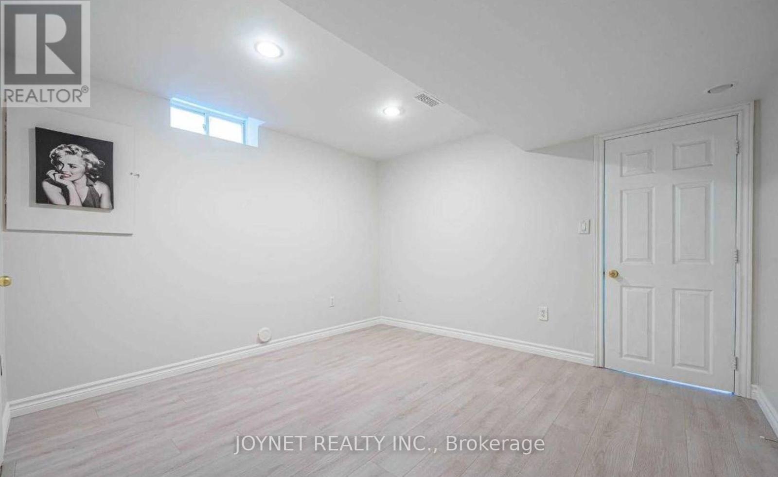 #BSMT -323 FLAGSTONE WAY