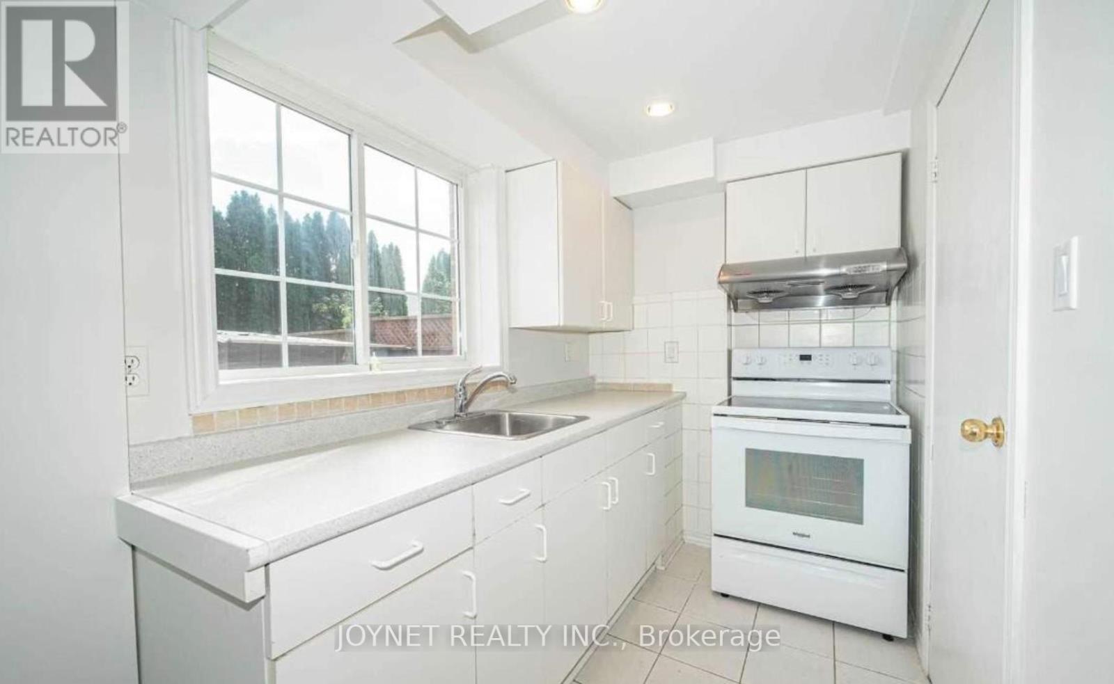 #BSMT -323 FLAGSTONE WAY