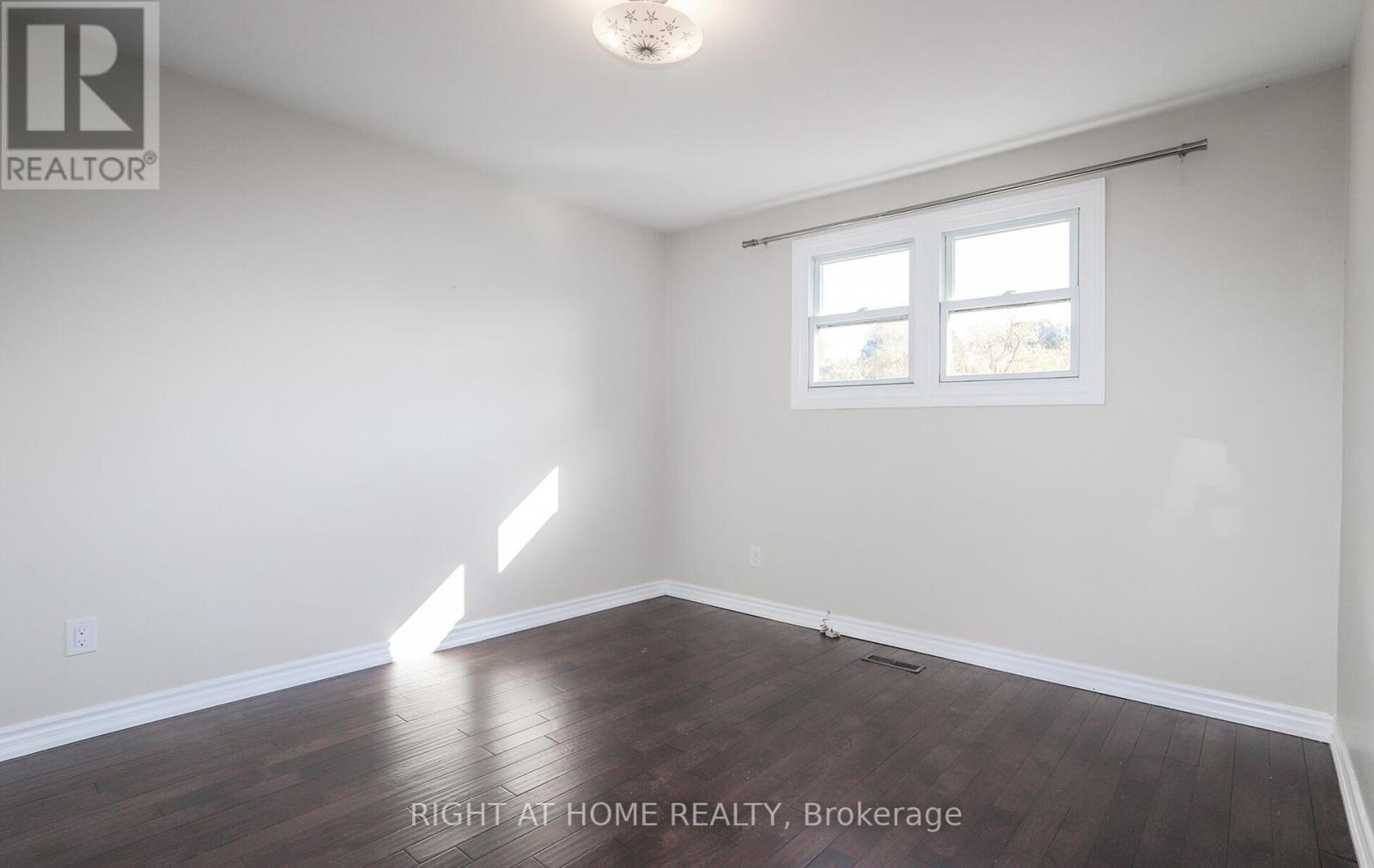 89 BATSON DR E