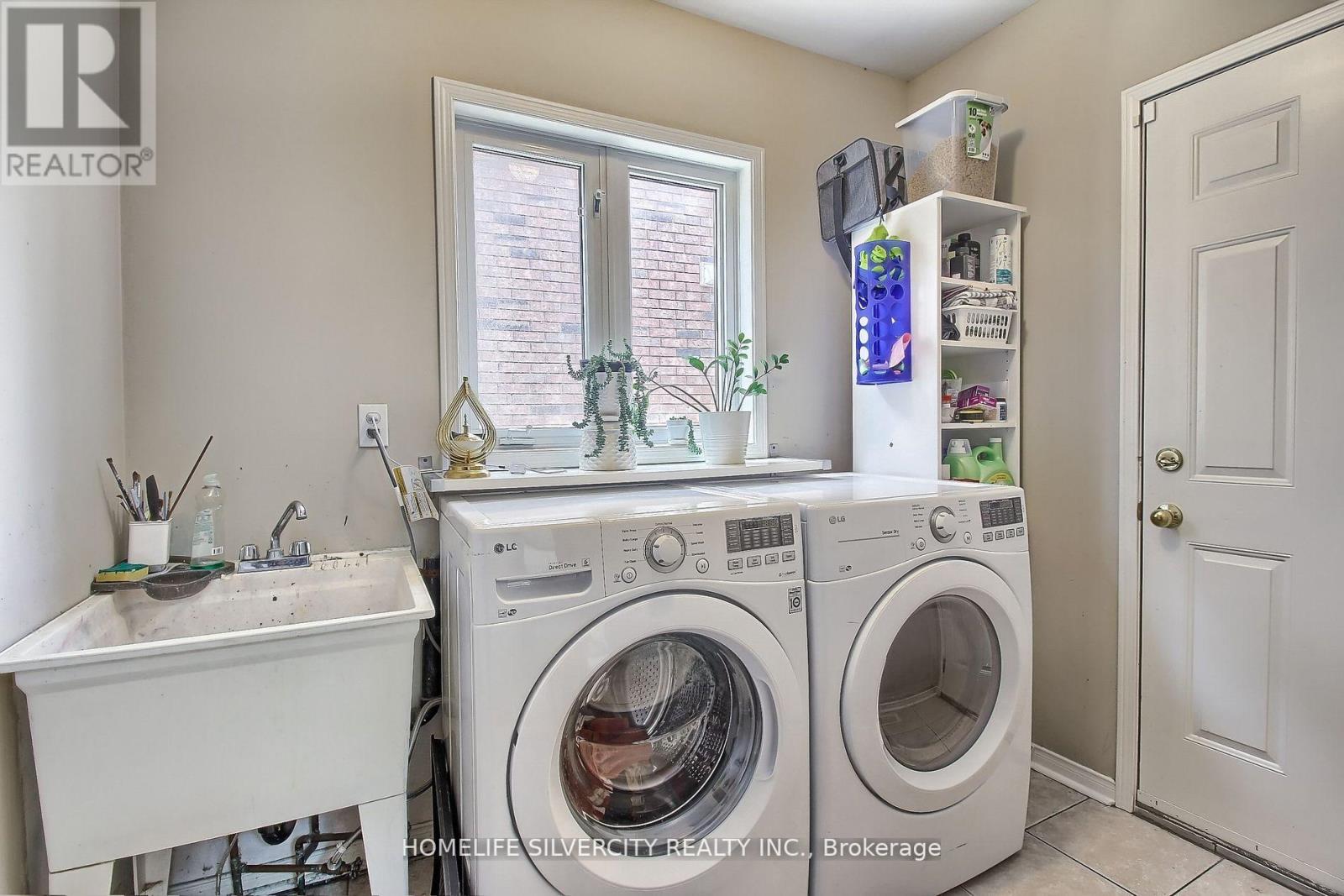 8 PRINCE DR