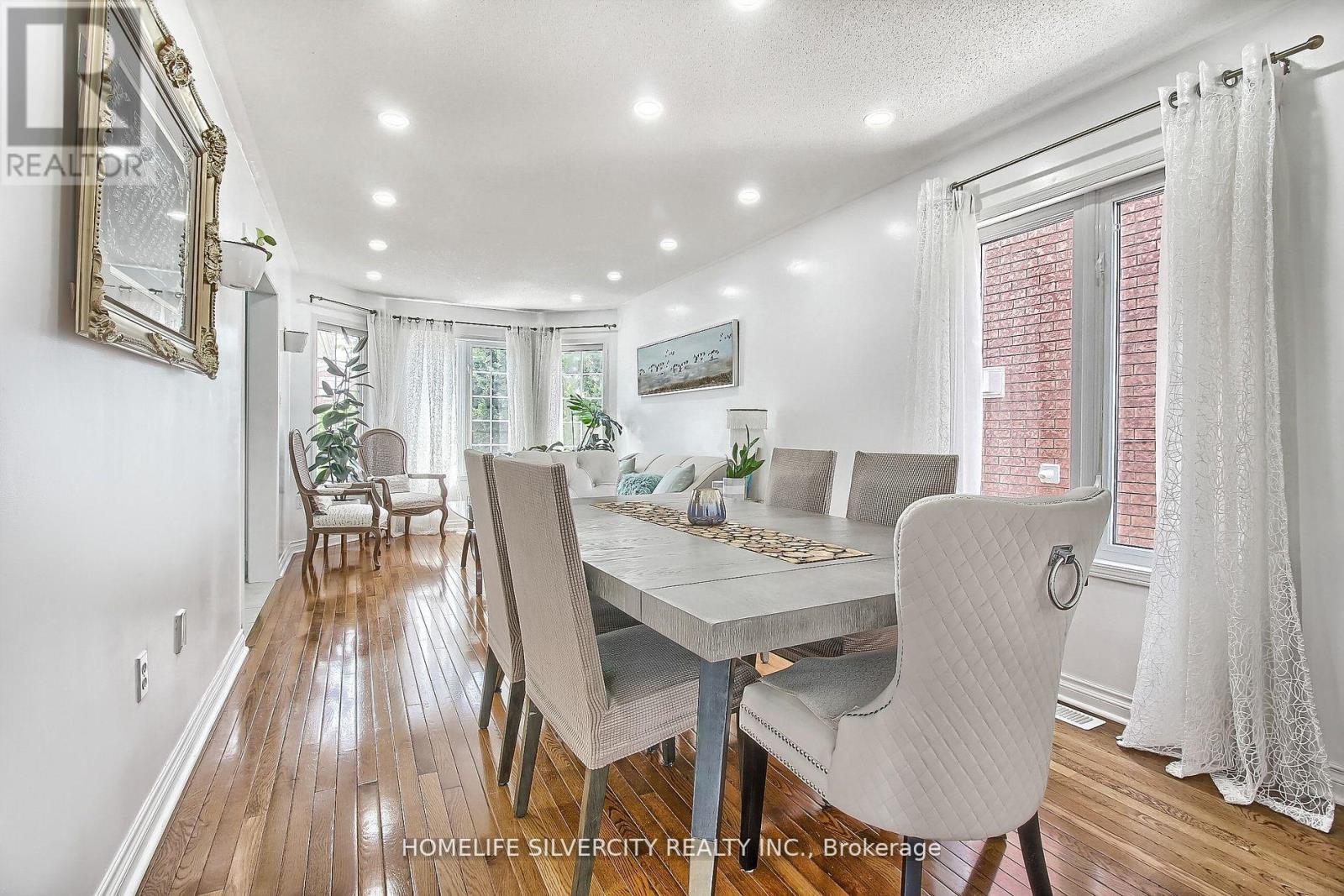 8 PRINCE DR