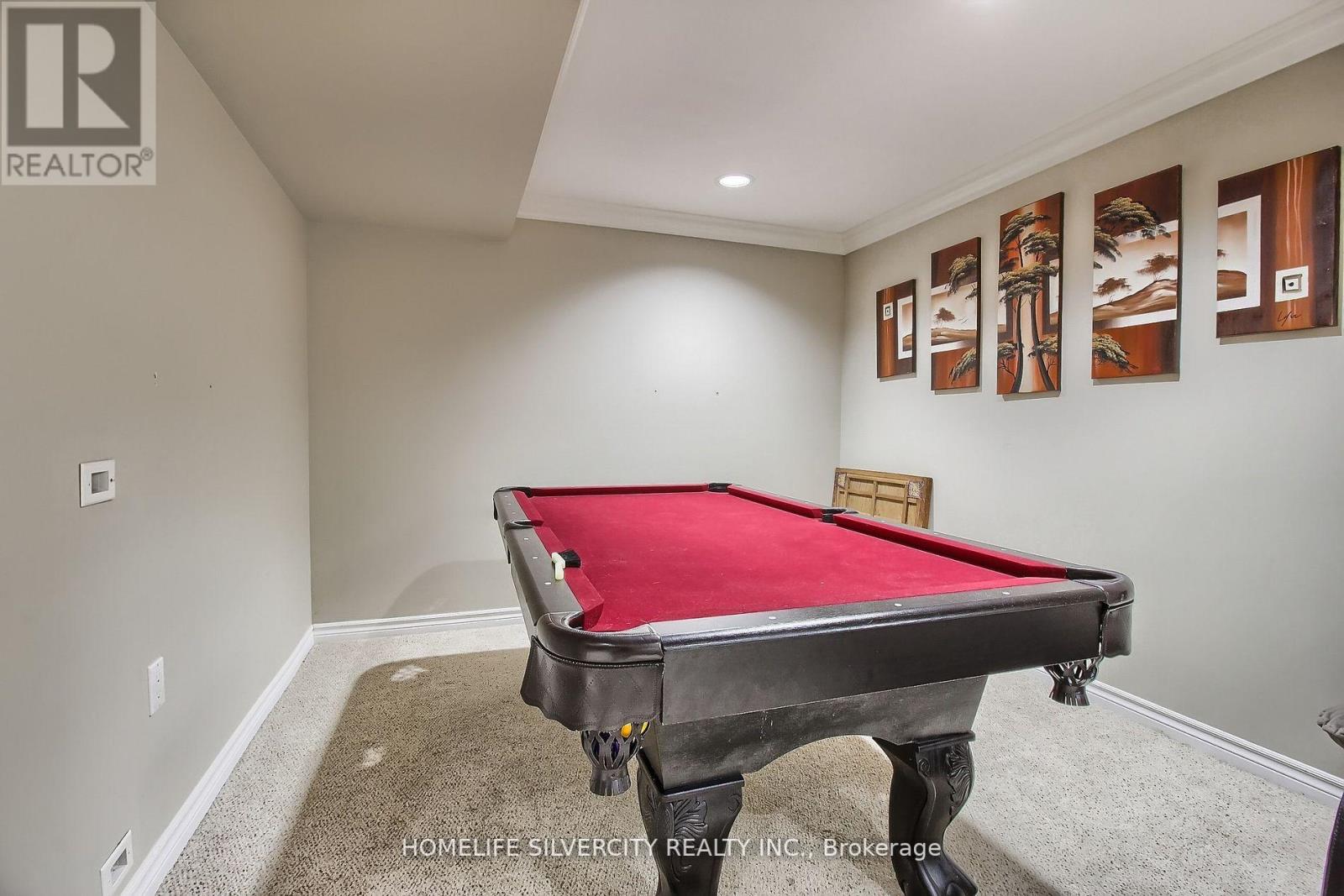 8 PRINCE DR
