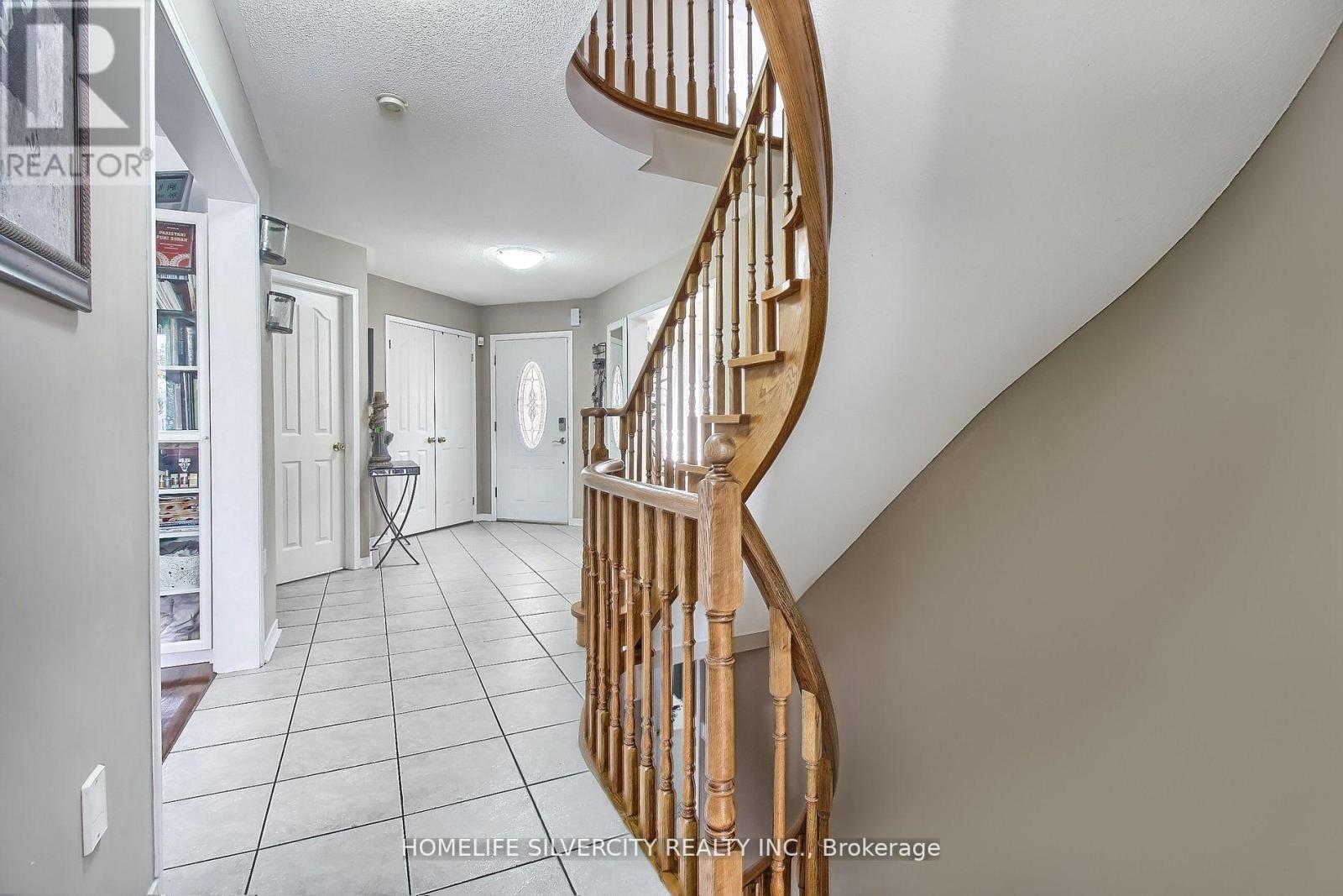 8 PRINCE DR
