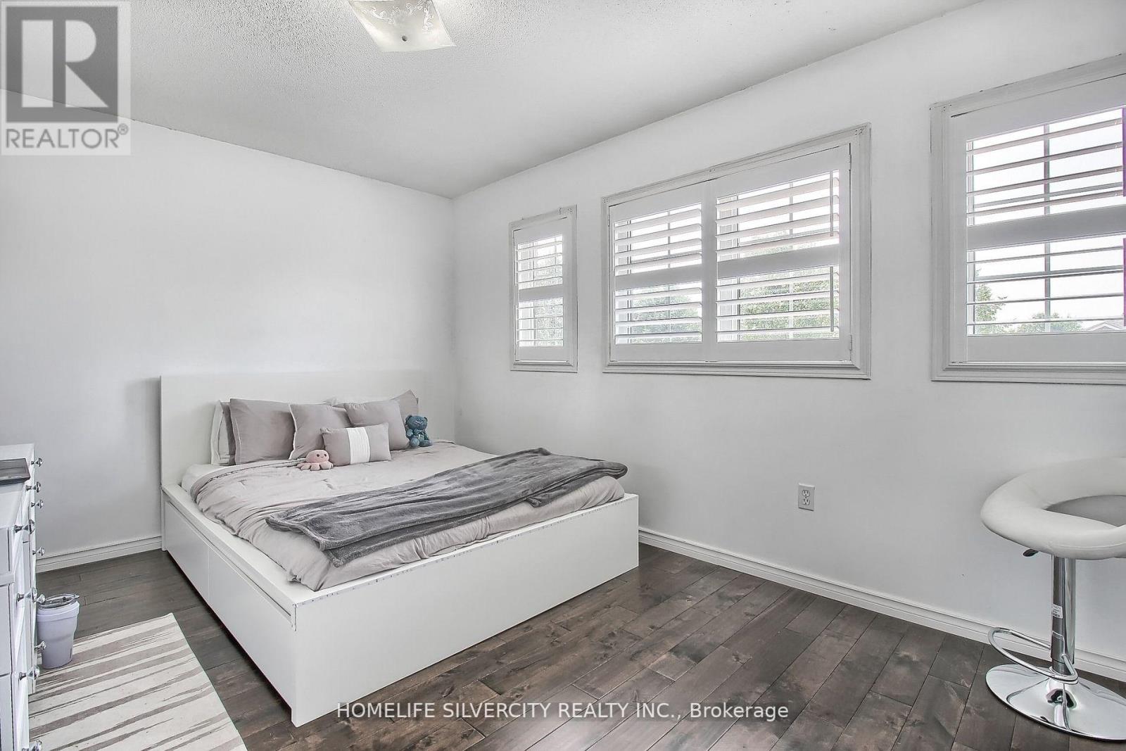 8 PRINCE DR