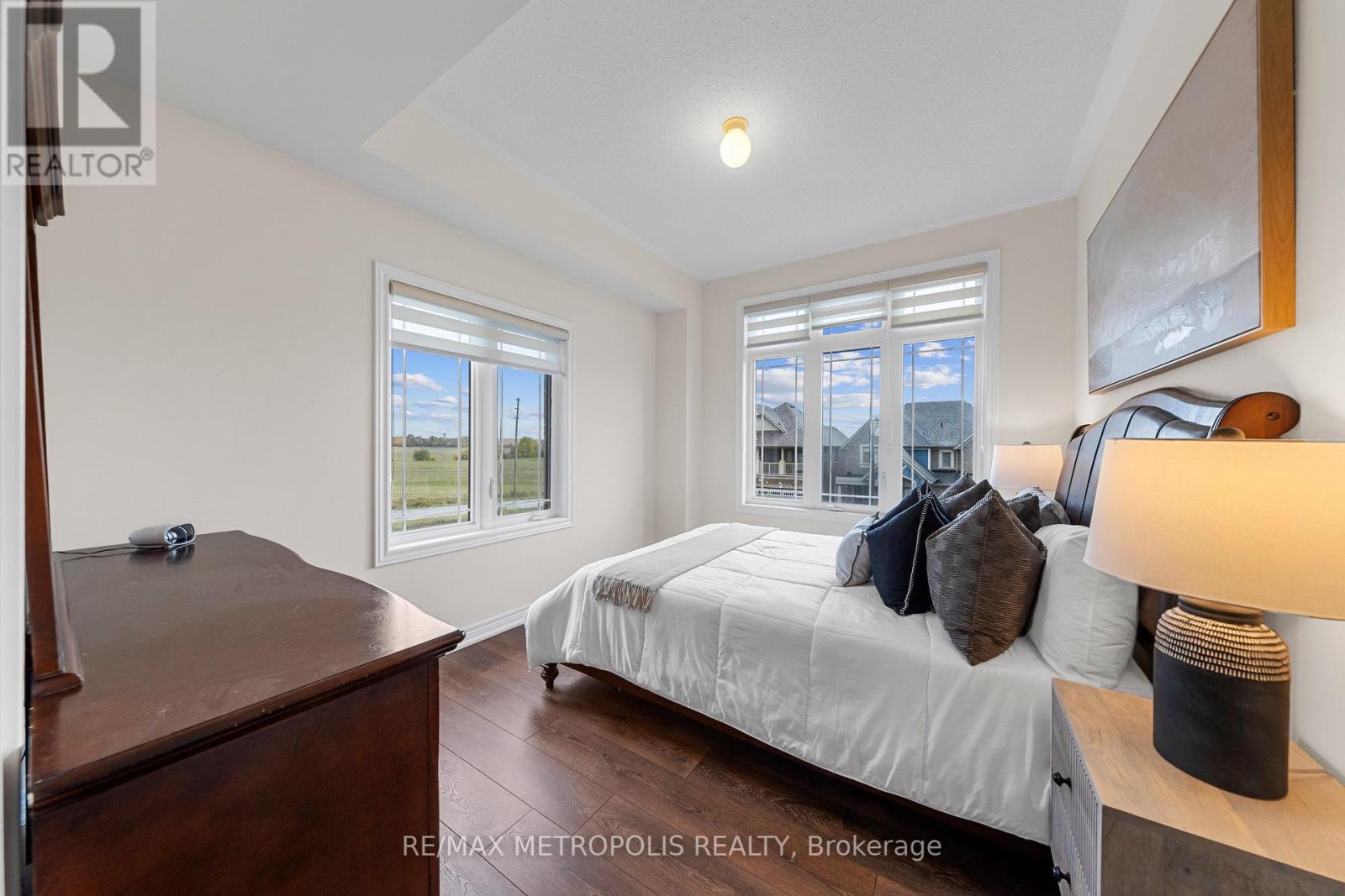 16 BELL AVE