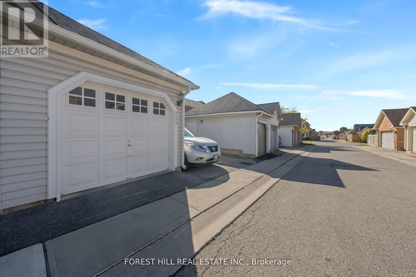 253 EQUATOR CRES