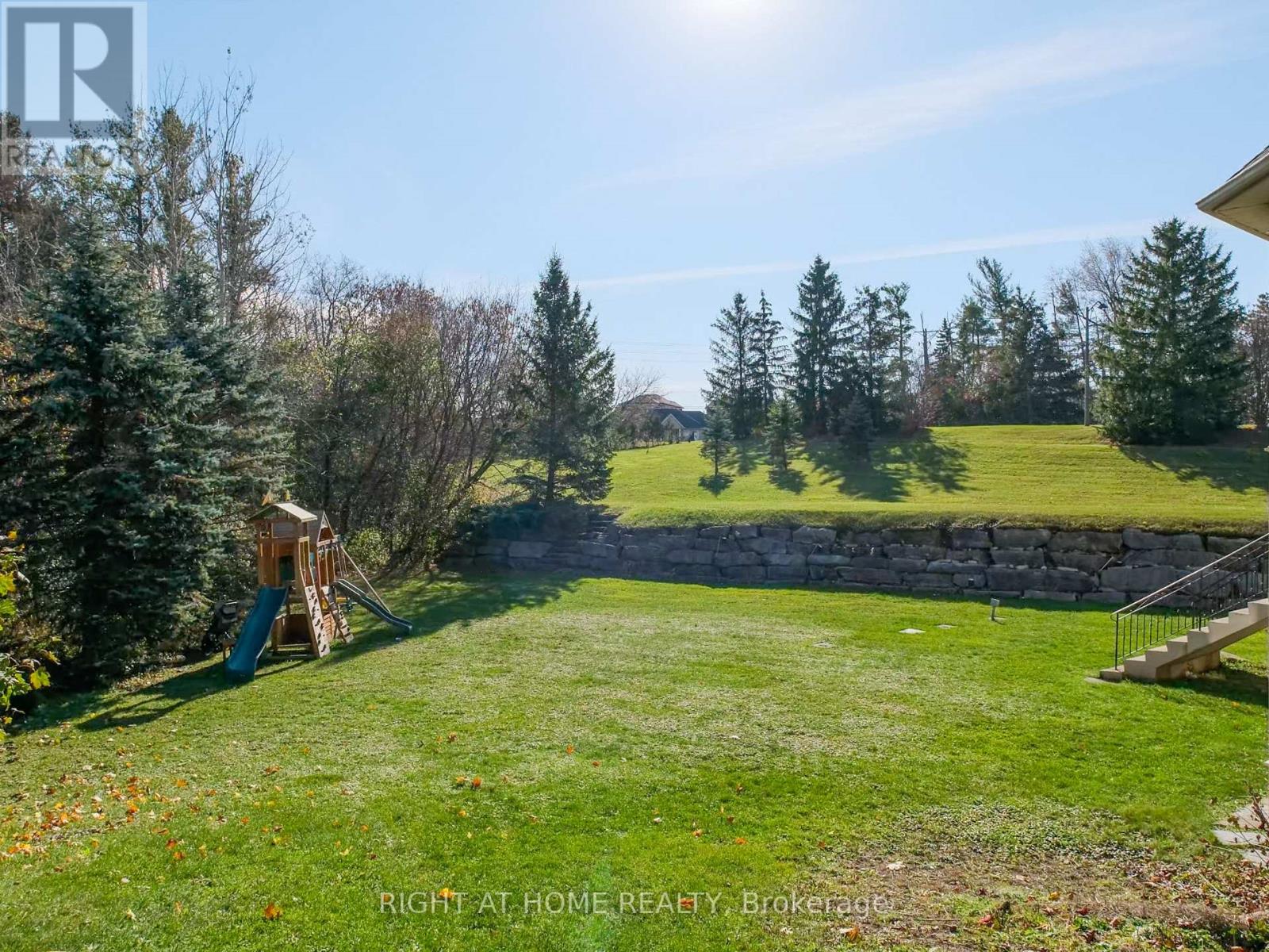 61 CHARLES COOPER CRT