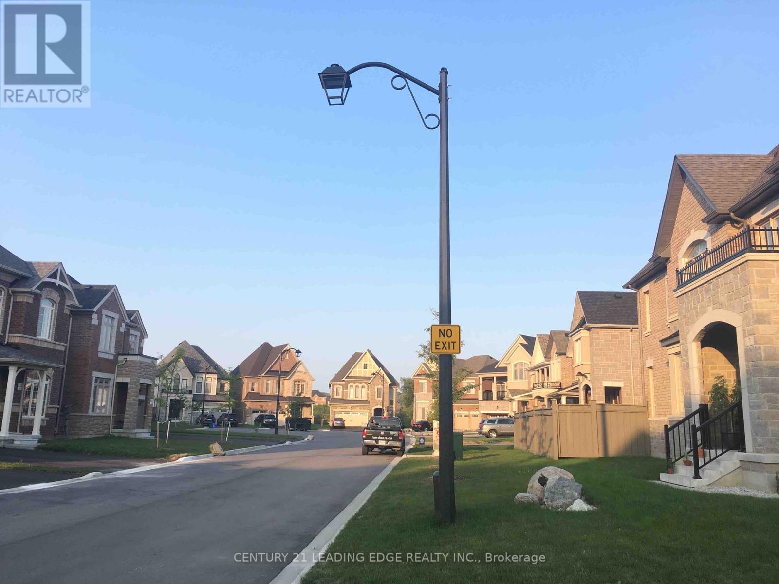 23 BOLAND CRT