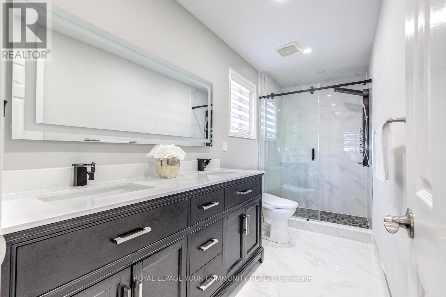 108 FOXFIELD CRES