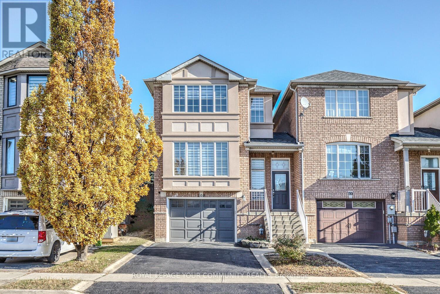 108 FOXFIELD CRES