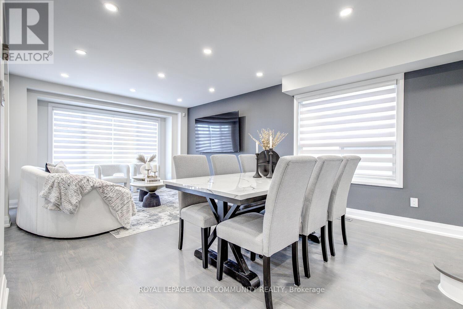 108 FOXFIELD CRES