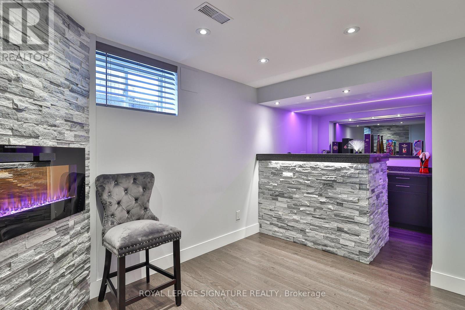 362 ELYSE CRT