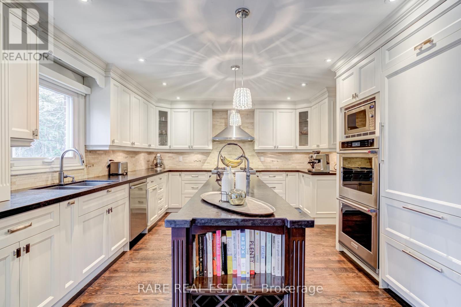 171 ROSE GREEN DR