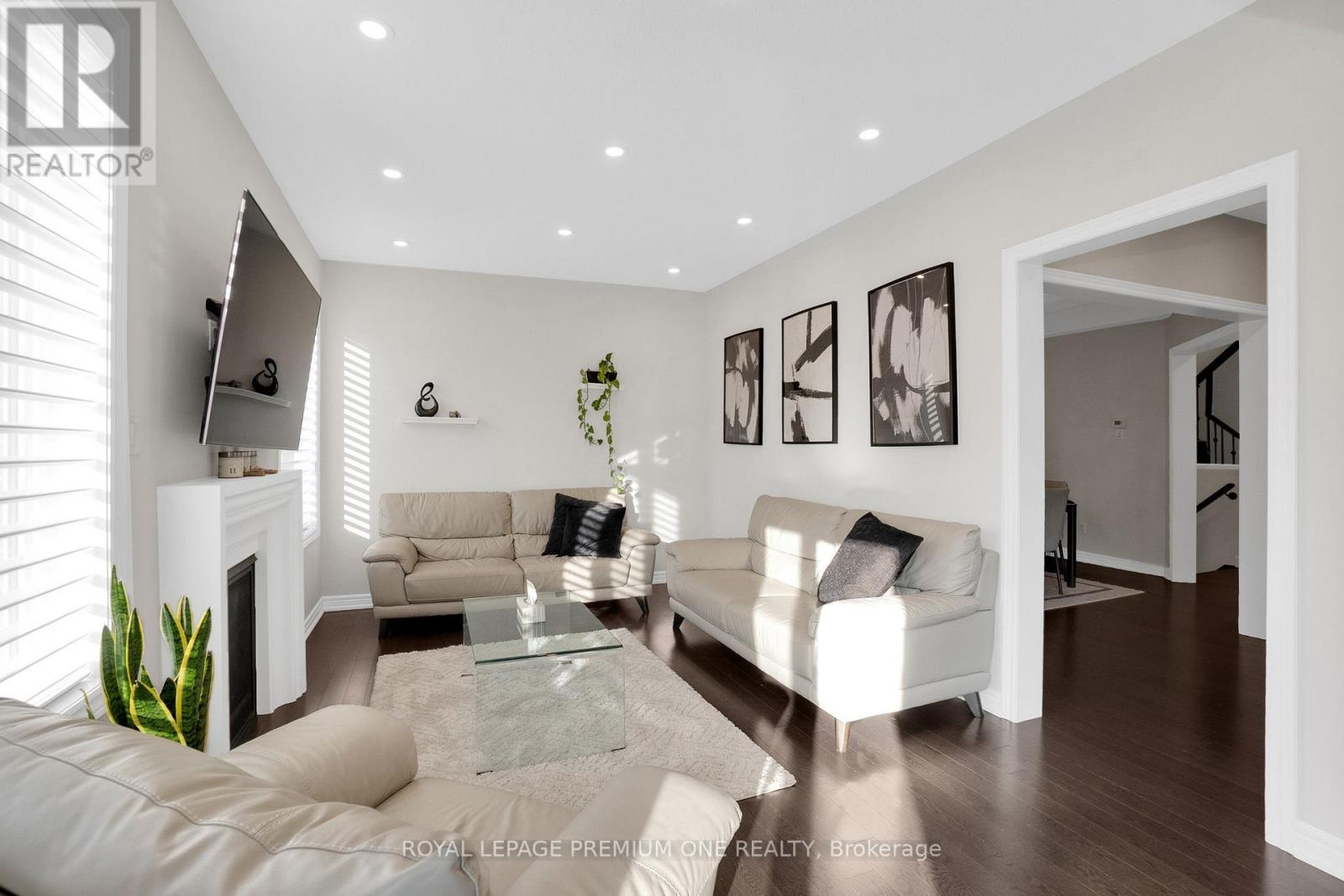 636 CLIFFORD PERRY PL