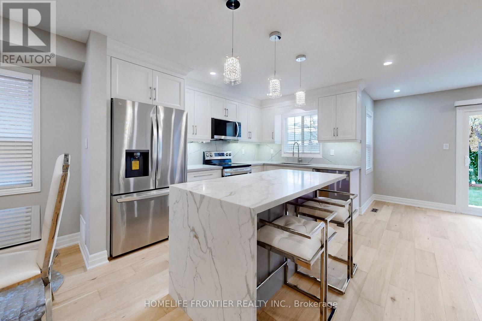 10 DELATTAYE AVE