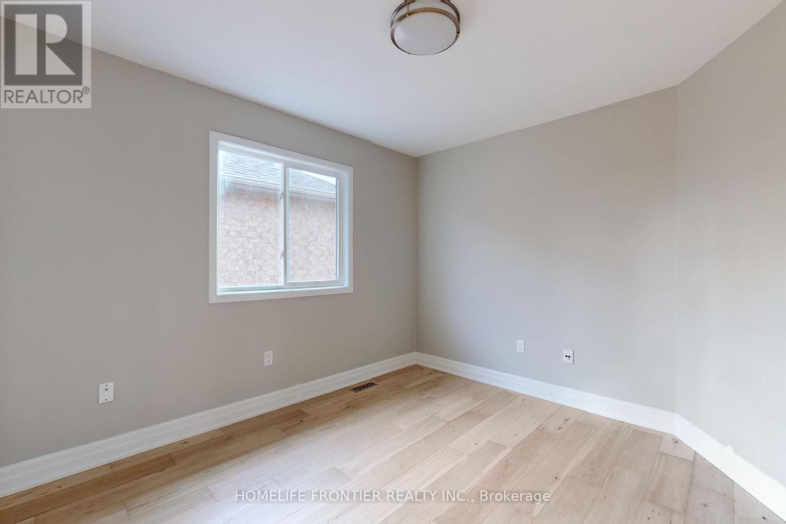 10 DELATTAYE AVE