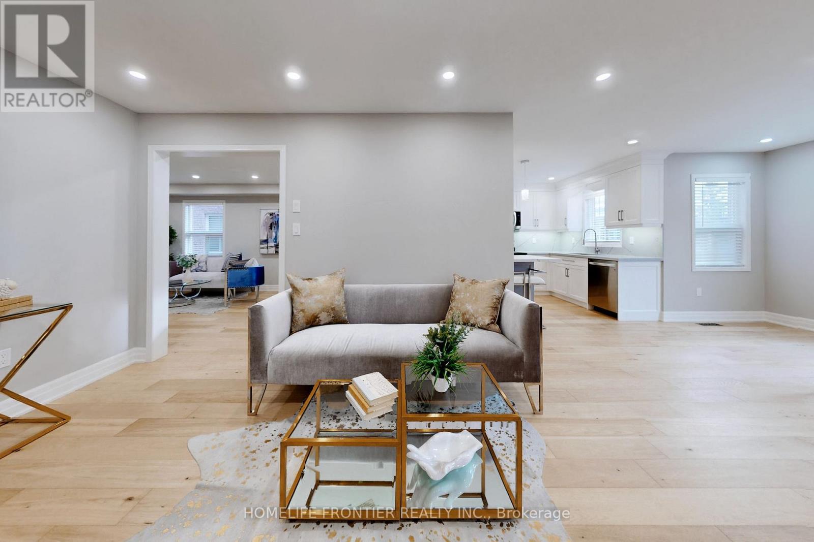 10 DELATTAYE AVE