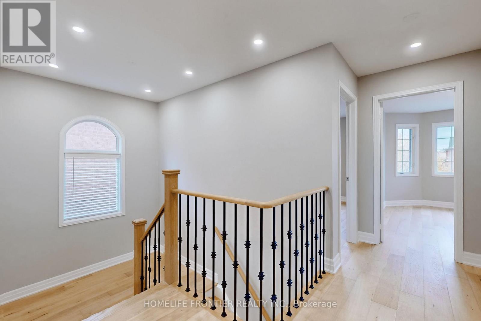 10 DELATTAYE AVE