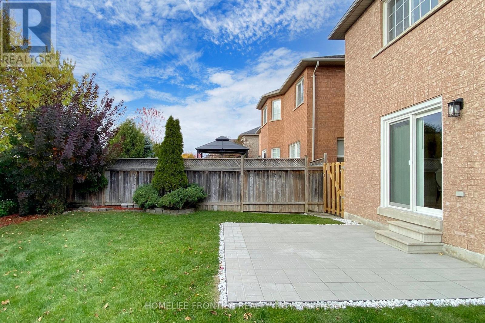 10 DELATTAYE AVE