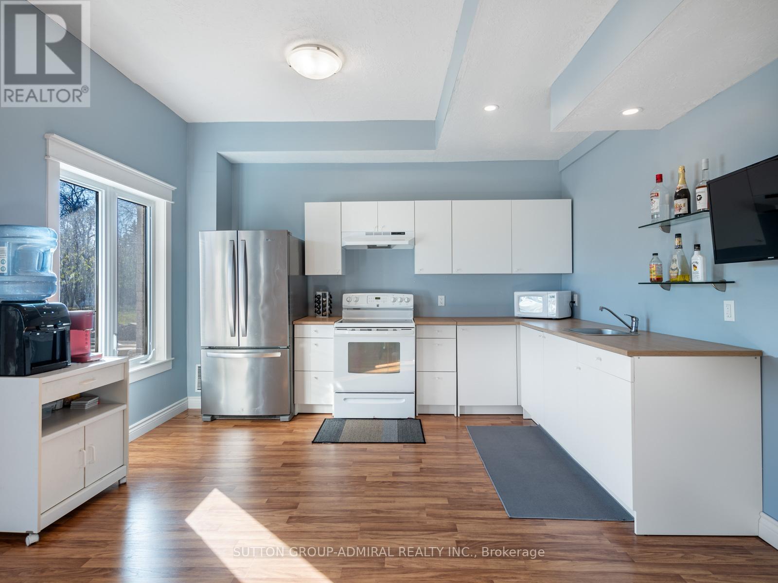 31 GRANDVIEW CRES