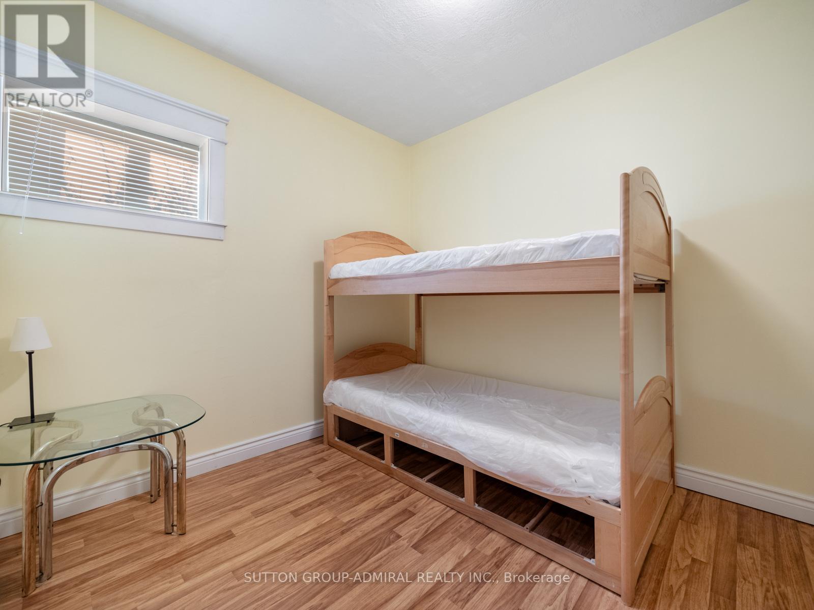 31 GRANDVIEW CRES