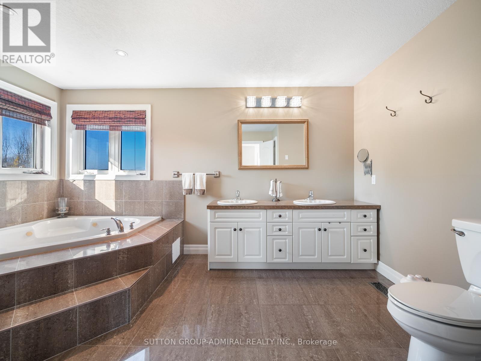 31 GRANDVIEW CRES