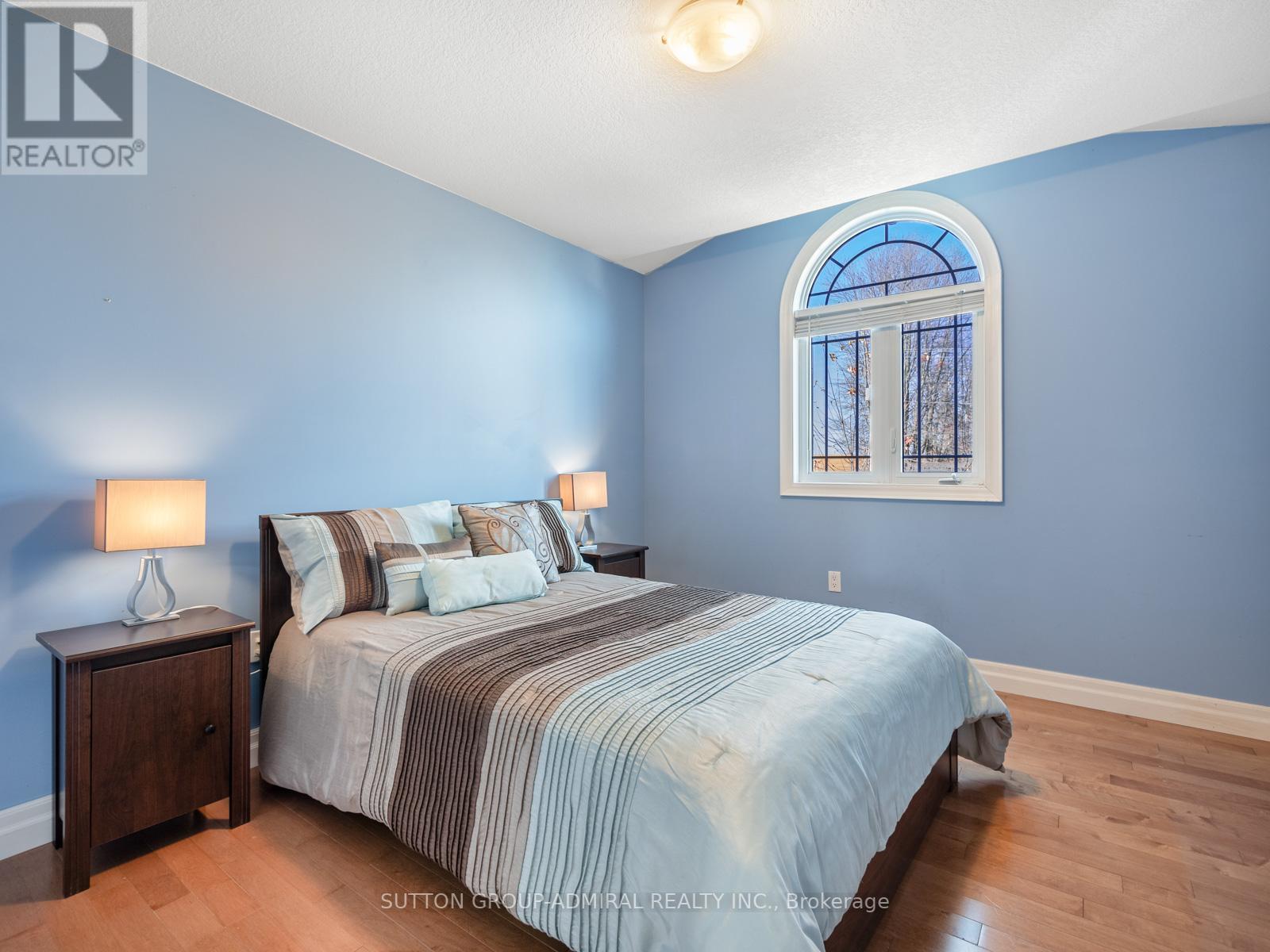 31 GRANDVIEW CRES