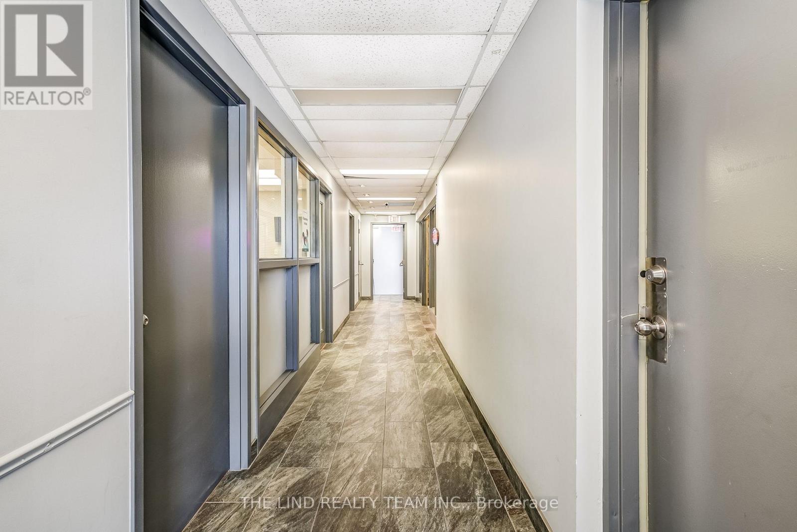 #201 -15017 YONGE ST, #201