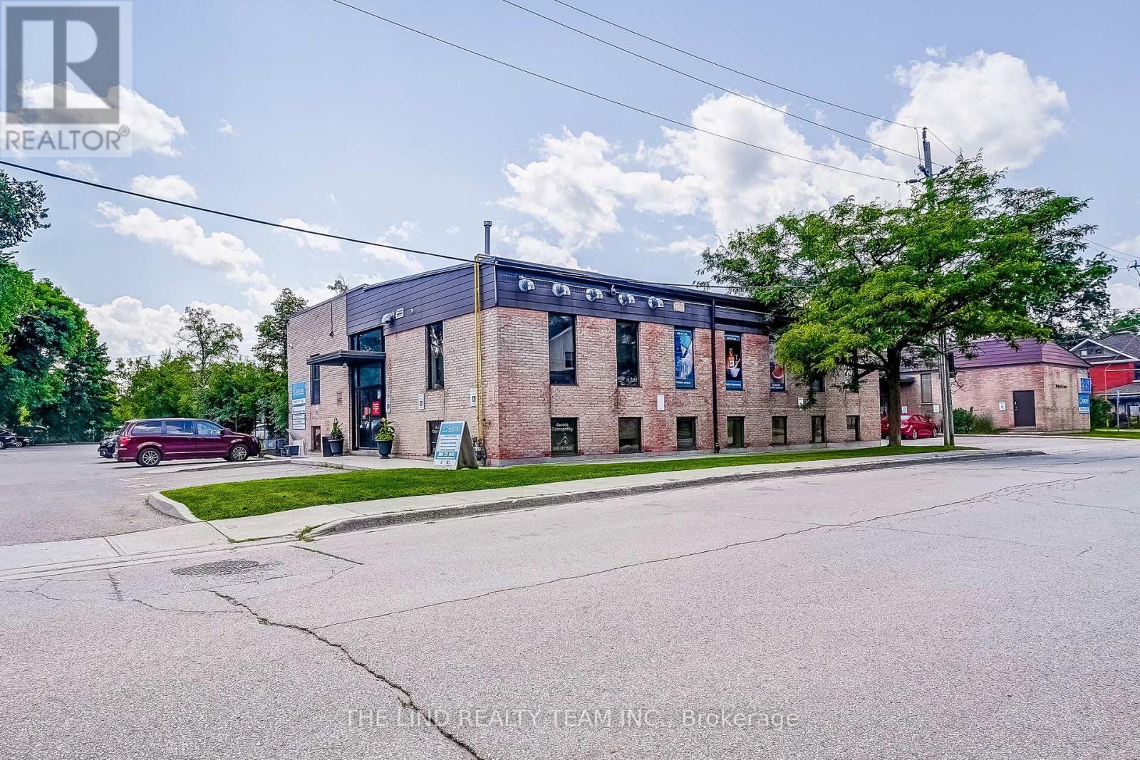 #201 -15017 YONGE ST, #201