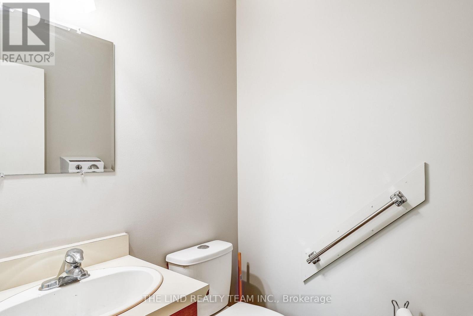 #201 -15017 YONGE ST, #201