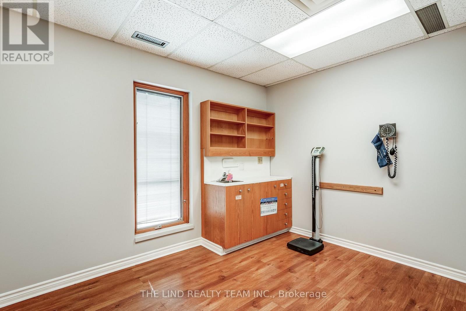 #201 -15017 YONGE ST, #201