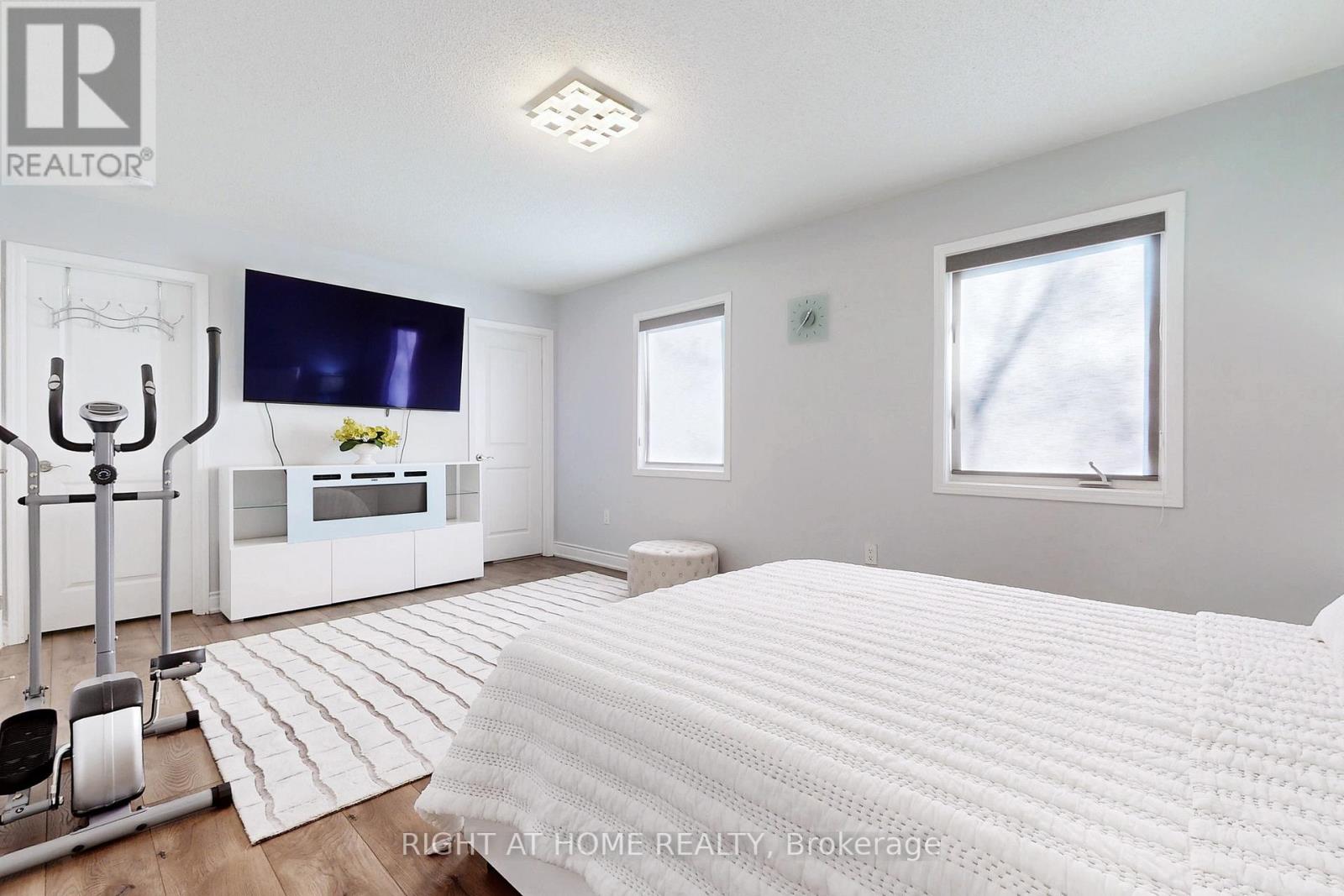 1021 ABRAM CRT