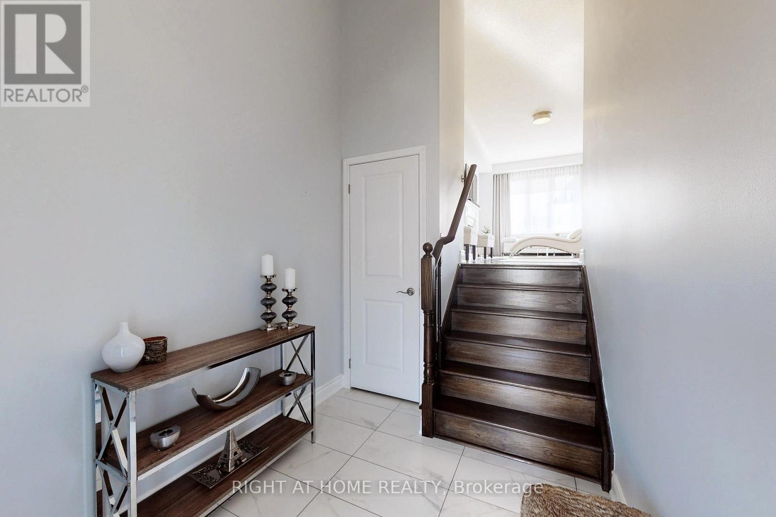 1021 ABRAM CRT