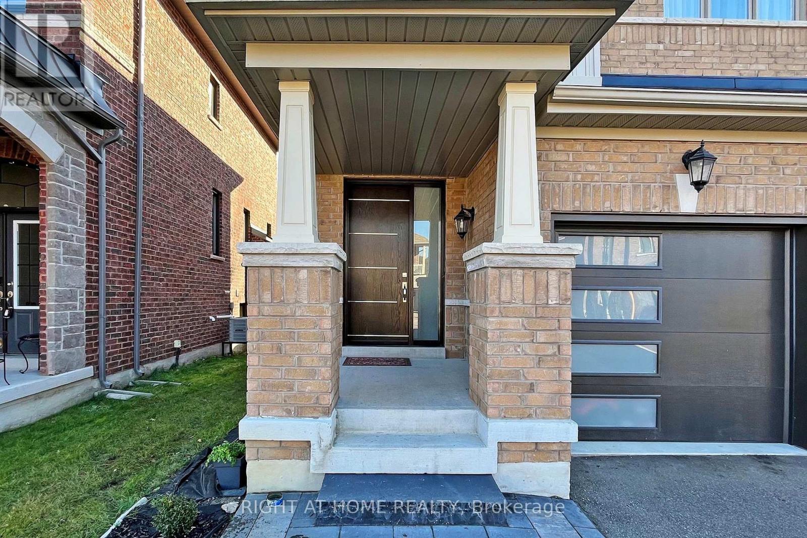 1021 ABRAM CRT