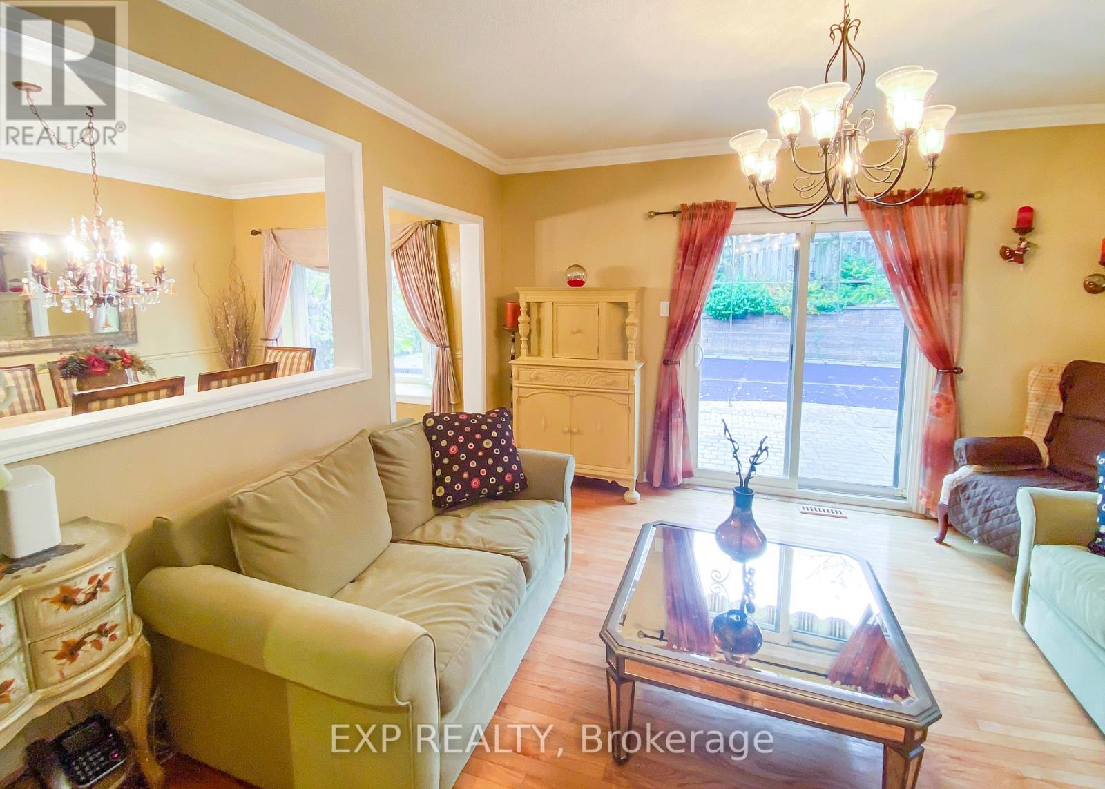 375 CARRUTHERS AVE