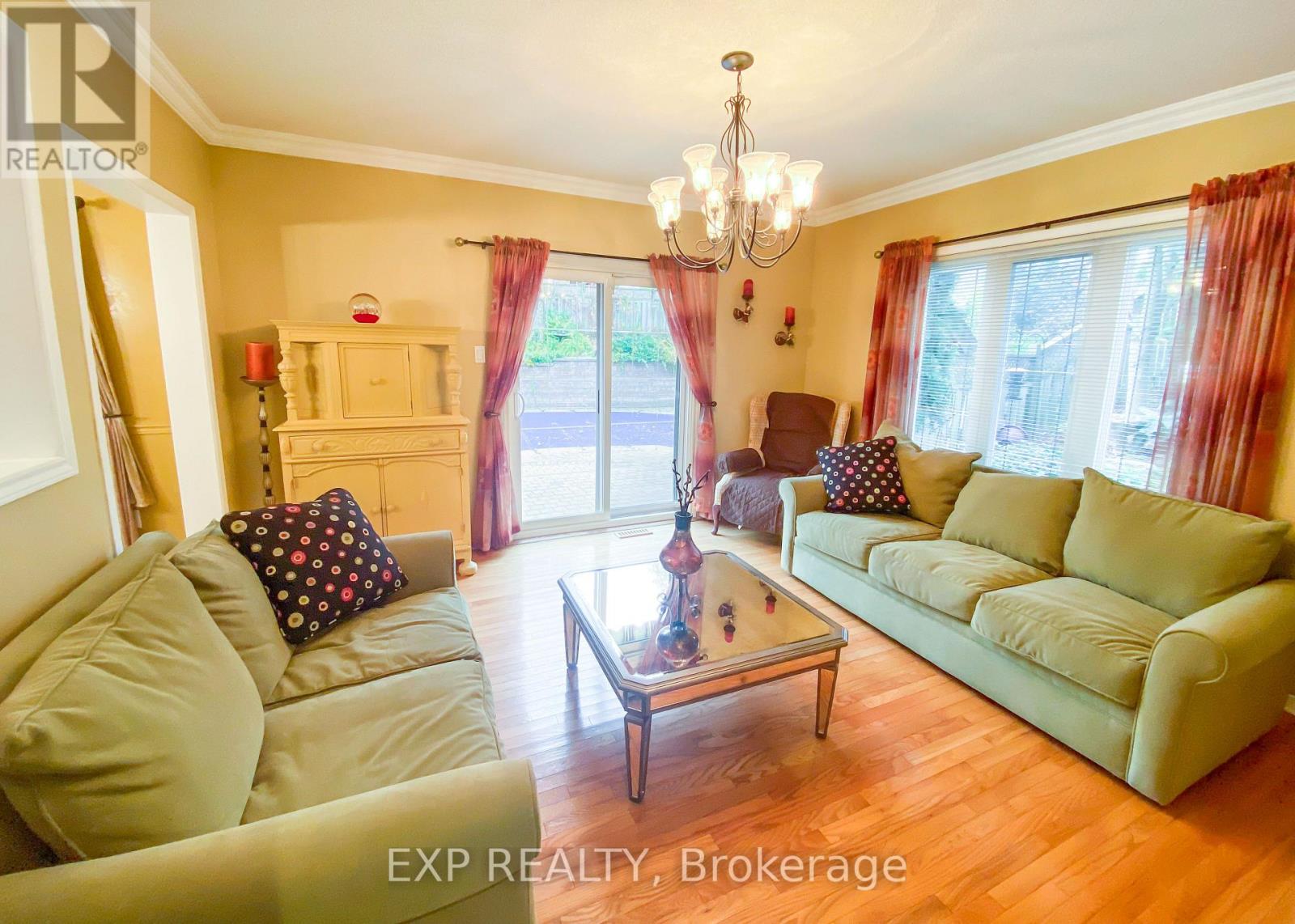 375 CARRUTHERS AVE