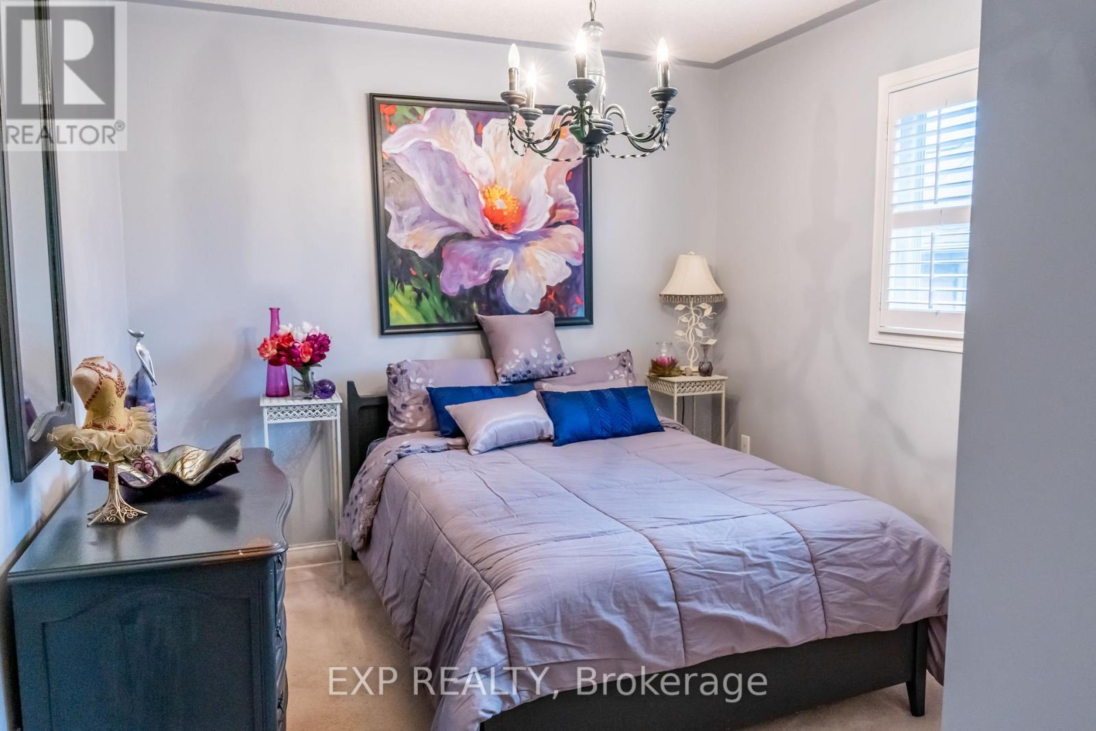 375 CARRUTHERS AVE