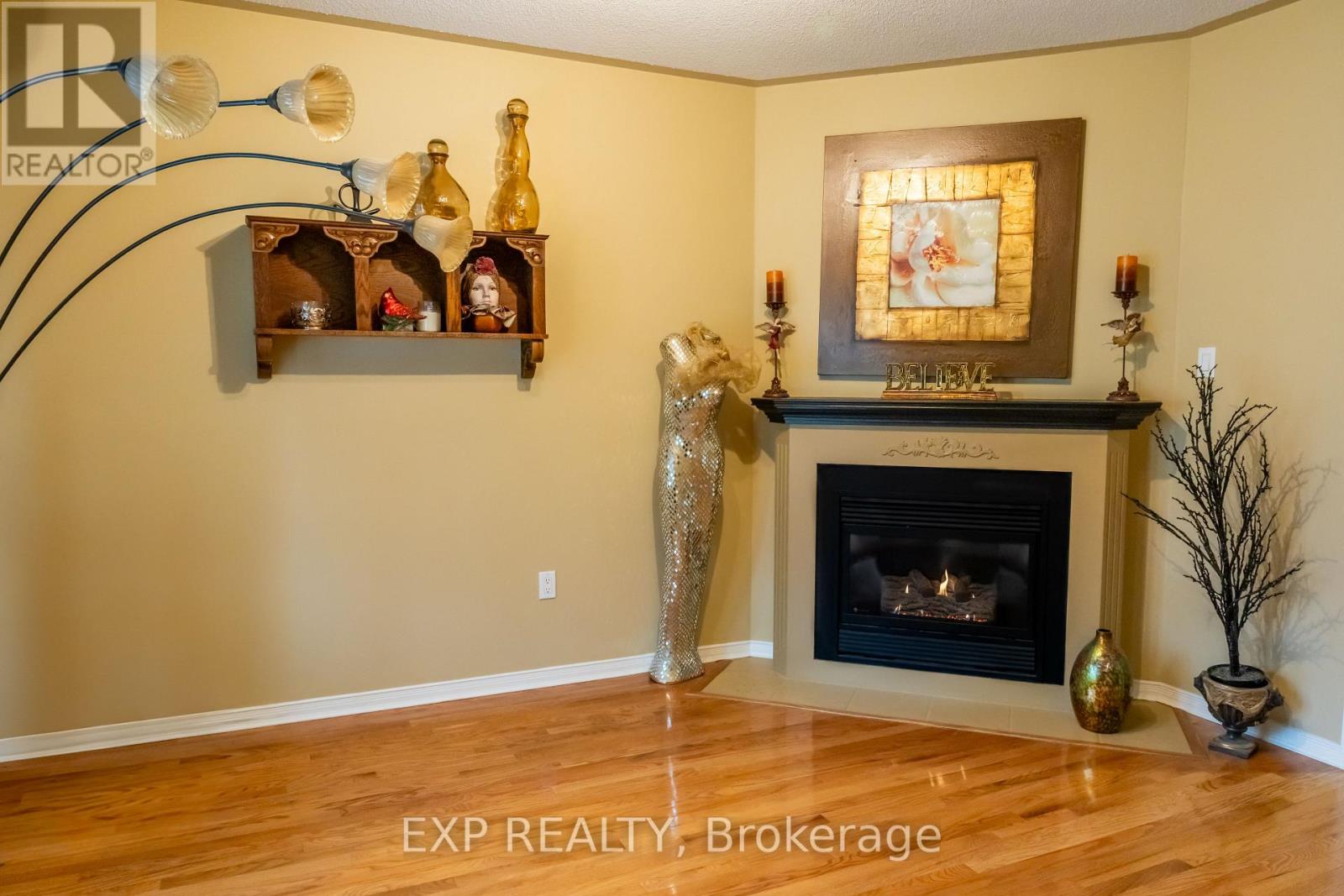 375 CARRUTHERS AVE