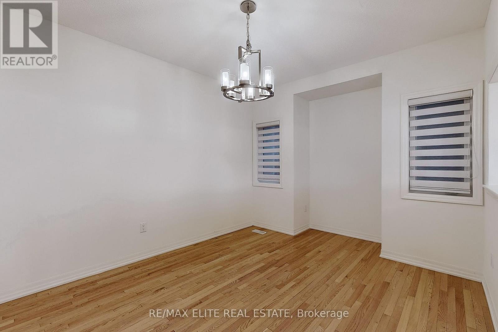 125 VANTAGE LOOP ST