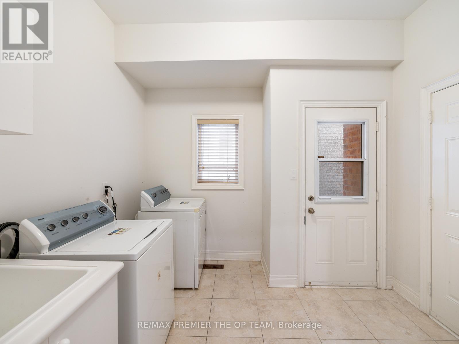 426 MARIA ANTONIA RD