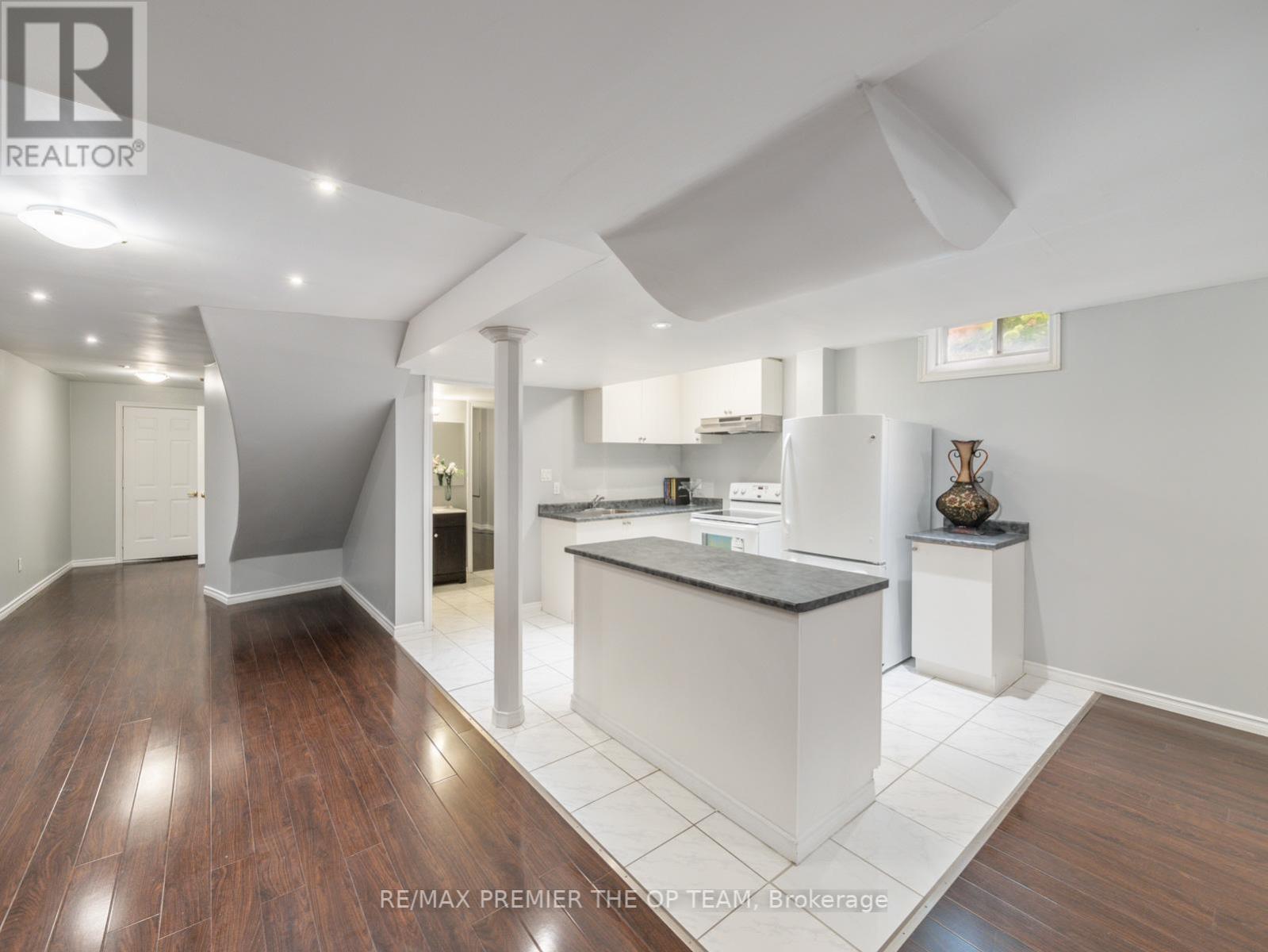 426 MARIA ANTONIA RD