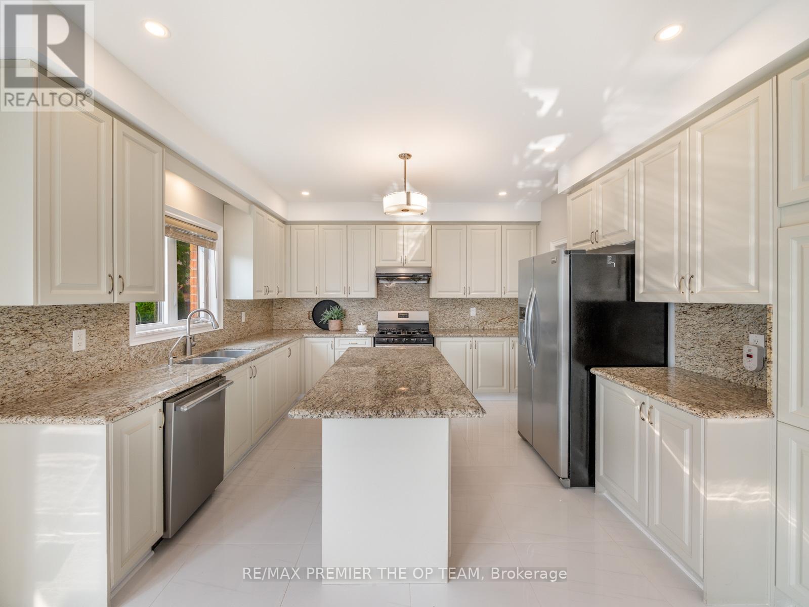 426 MARIA ANTONIA RD